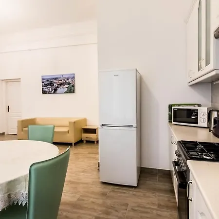 Parliament Prime Deluxe Apartment *